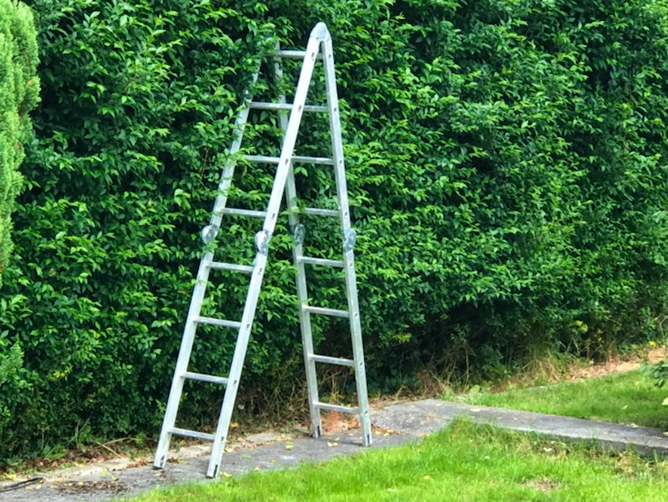 Step ladder, extends to full length ladder too