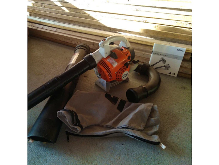 Stihl leaf shredder with vacuum / blower