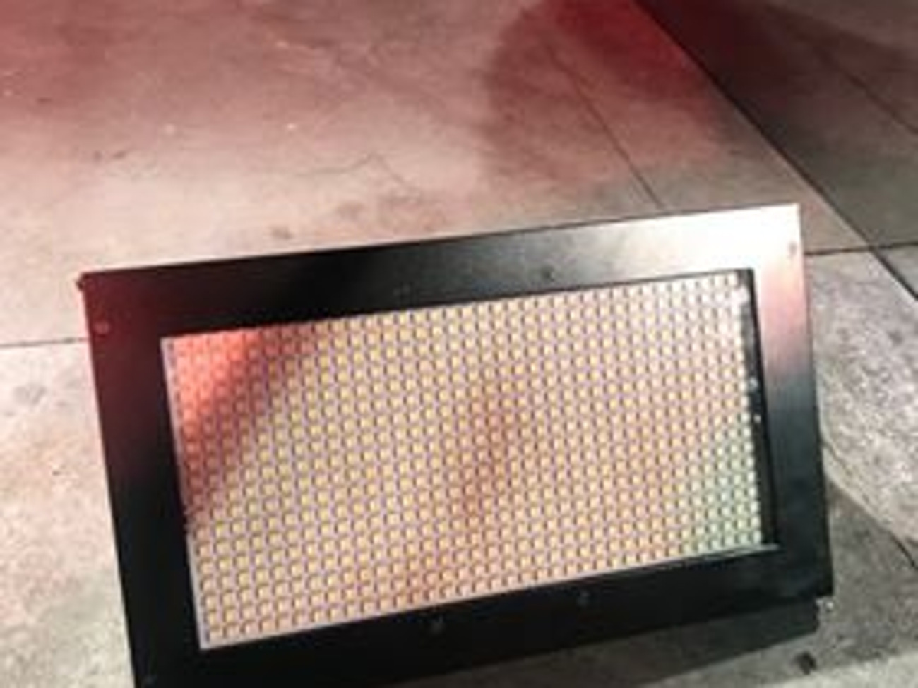 Strobe light ( thunderwash 600rgb led)