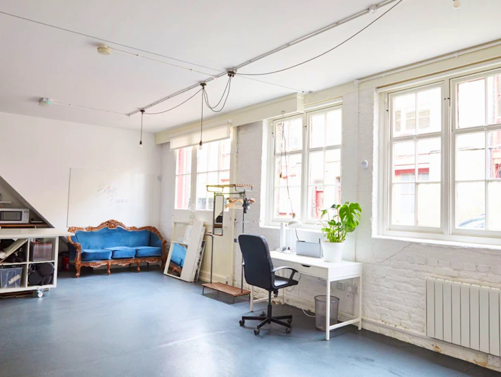 8 hour studio hire with equipment in kennington - elephant & castle