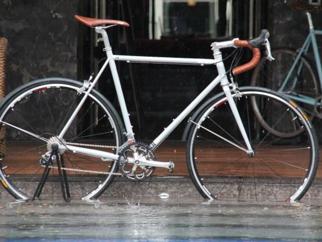 High performance  road bike - 20 speed, shimano 105 groupset