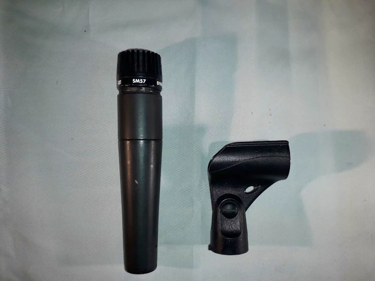 Sure sm57 microphone