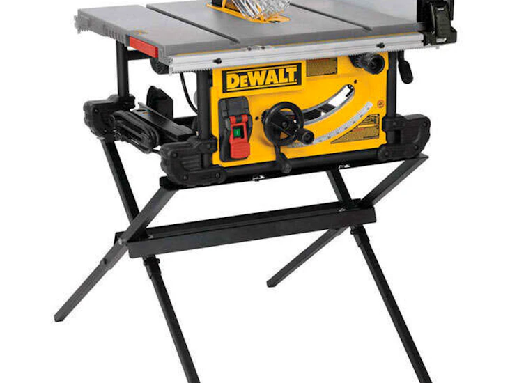 Table saw - dewalt 15 amp corded with wheels and leg
