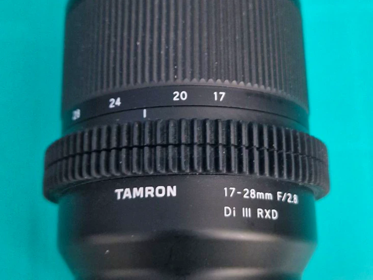 Tamron 17-28mm f/2.8 di iii rxd lens for sony fe