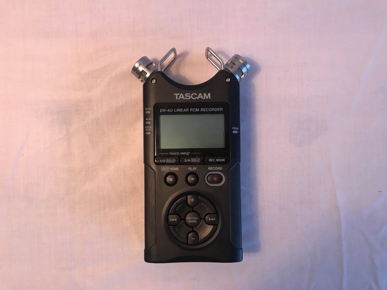 Tascam dr40 portable recording device