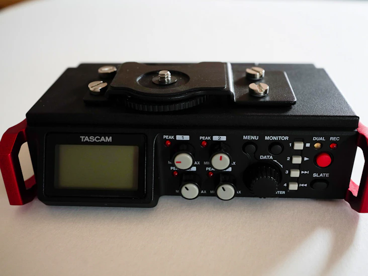Tascam dr701d audio field recorder