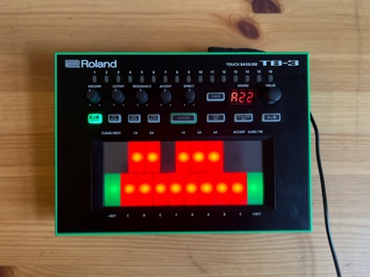 Roland aira tb-3 touch bassline