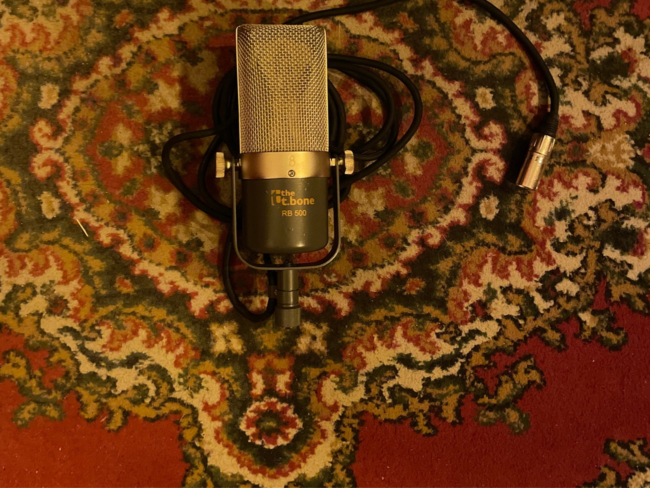 T-bone rb 500 ribbon microphone