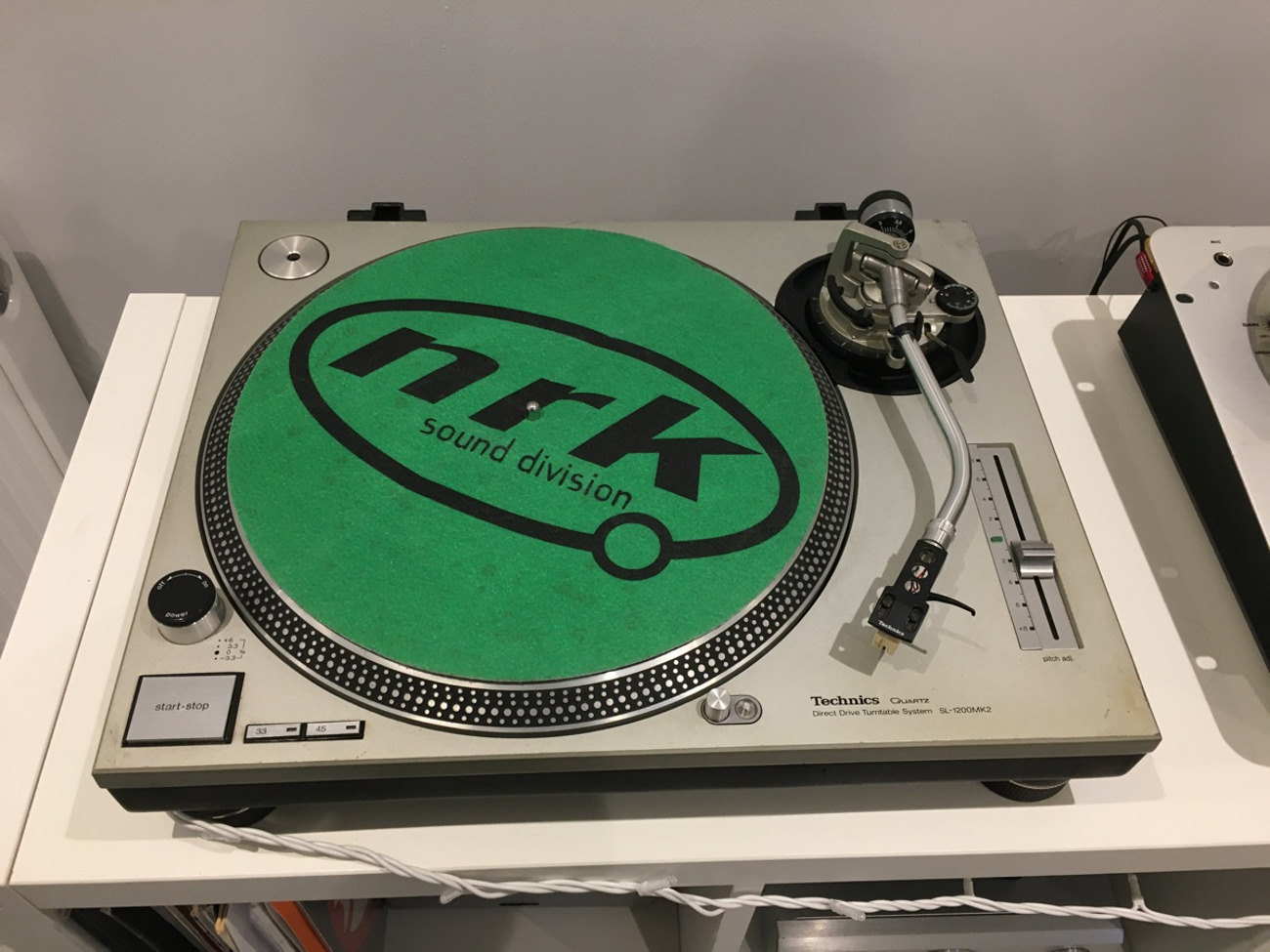 Technics sl-1200g turntable (x2)