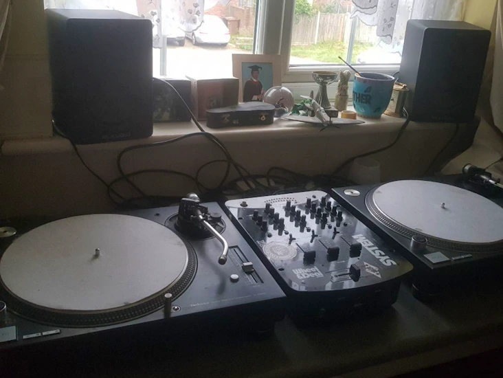 Technics sl1210 mk3 turntables & monitors