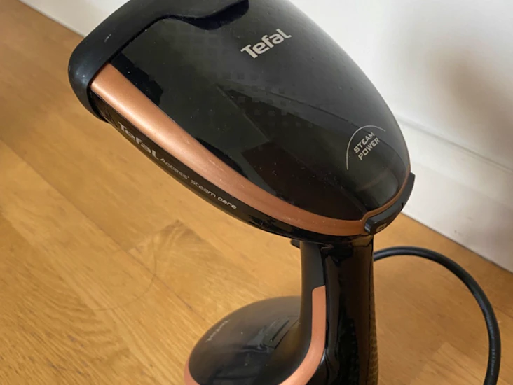 Tefal handheld steamer (w/ hanging board)