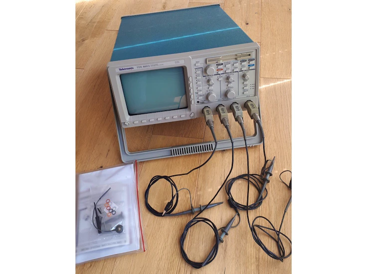 Tektronix tds460a 400mhz 100ms/s 4ch oscilloscope