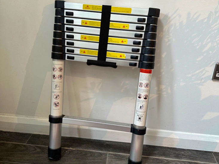 Telescopic ladder