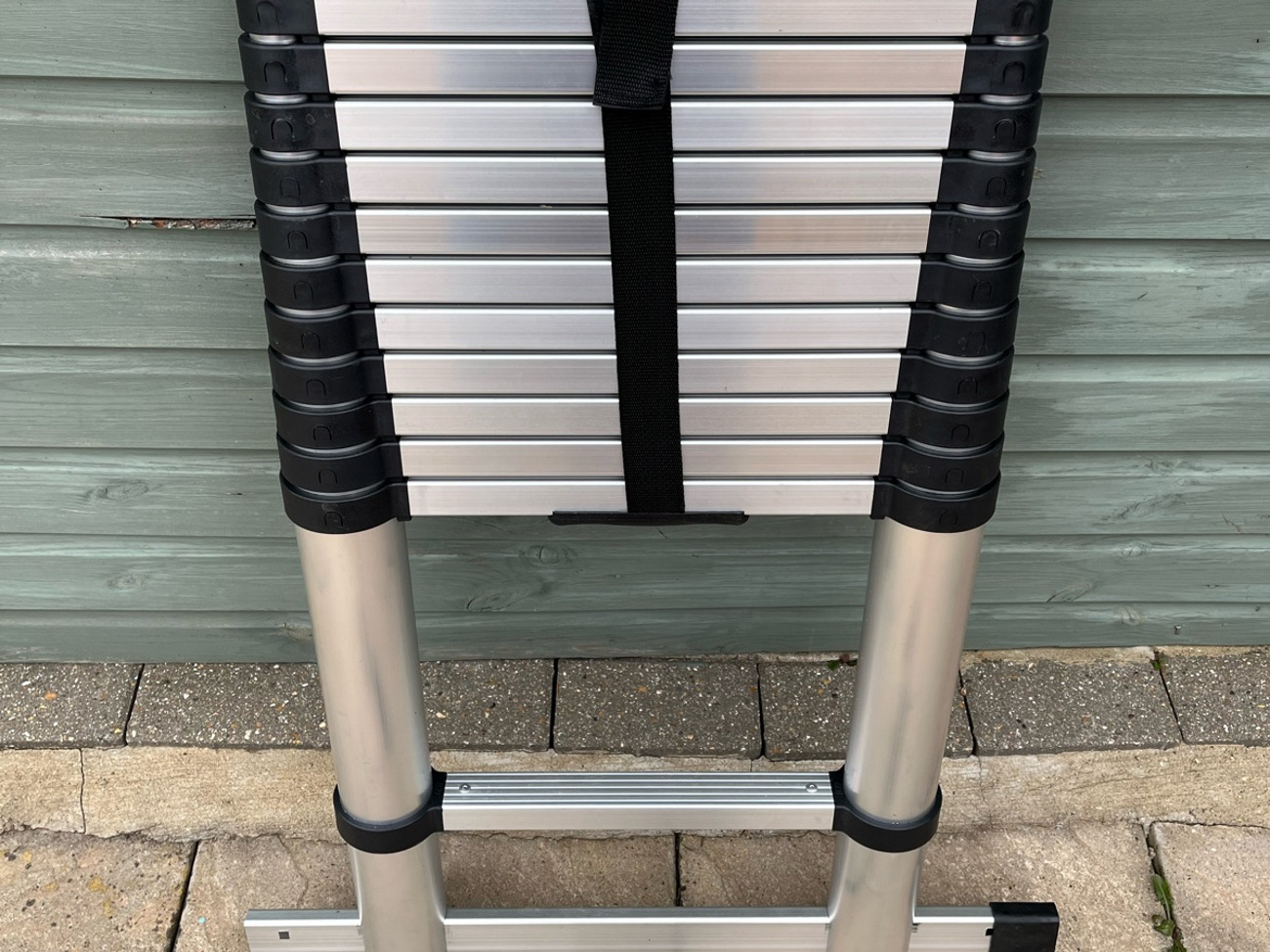 Telescopic ladder