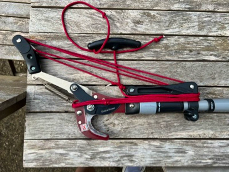 Telescopic tree pruner