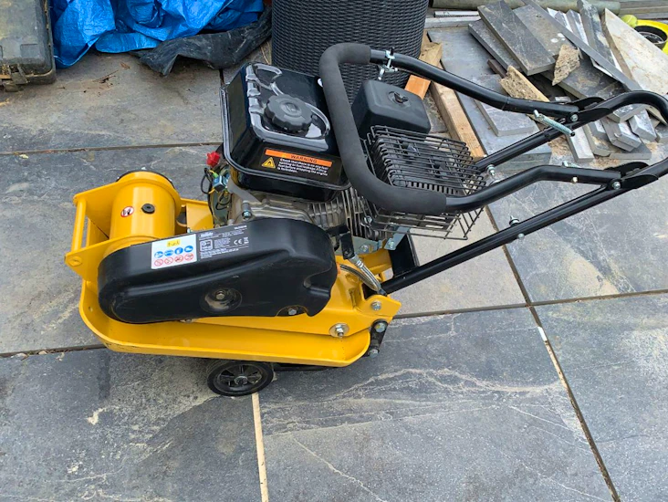The handy wacker plate/compactor 5.5hp 163cc