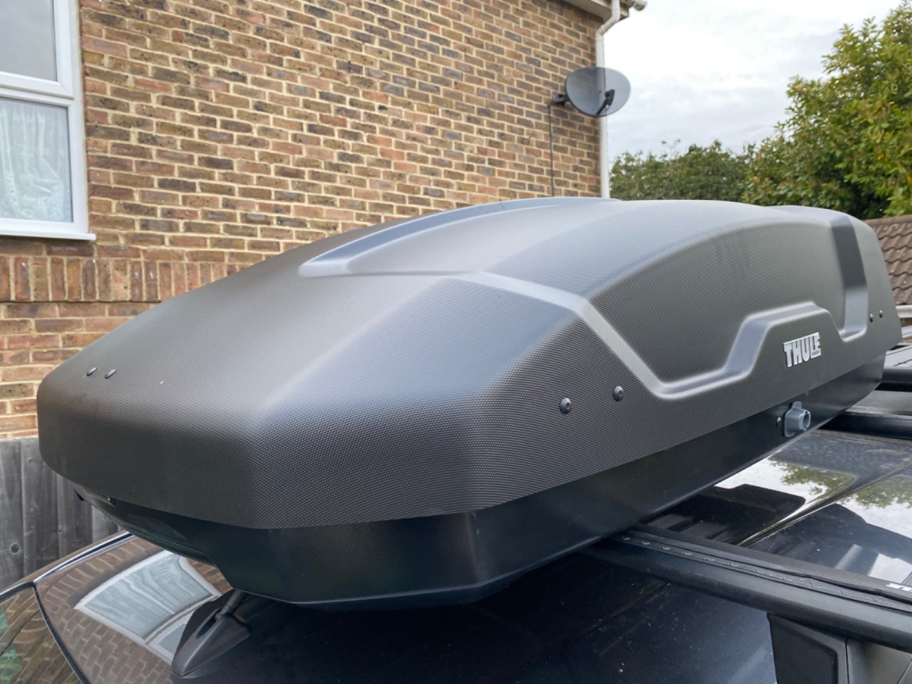 Thule force xt 300l roofbox 