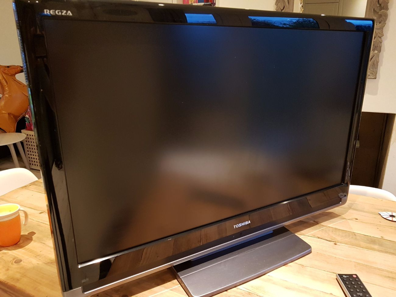 Rent Toshiba Regza 37 Inch 1080p LCD TV from Michael , Porchester, Gedling  for 4.43 - 8 GBP/day