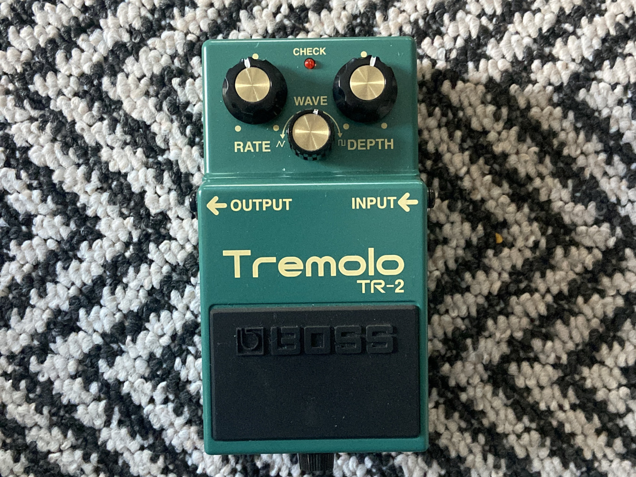 Tr-2 tremolo guitar pedal 