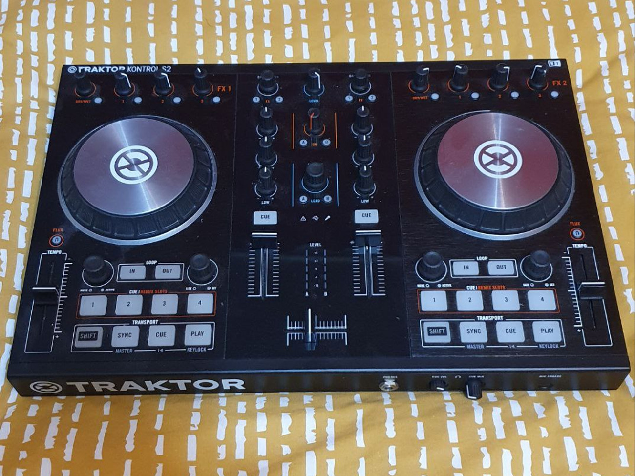Traktor kontrol s2 mk2 dj controller
