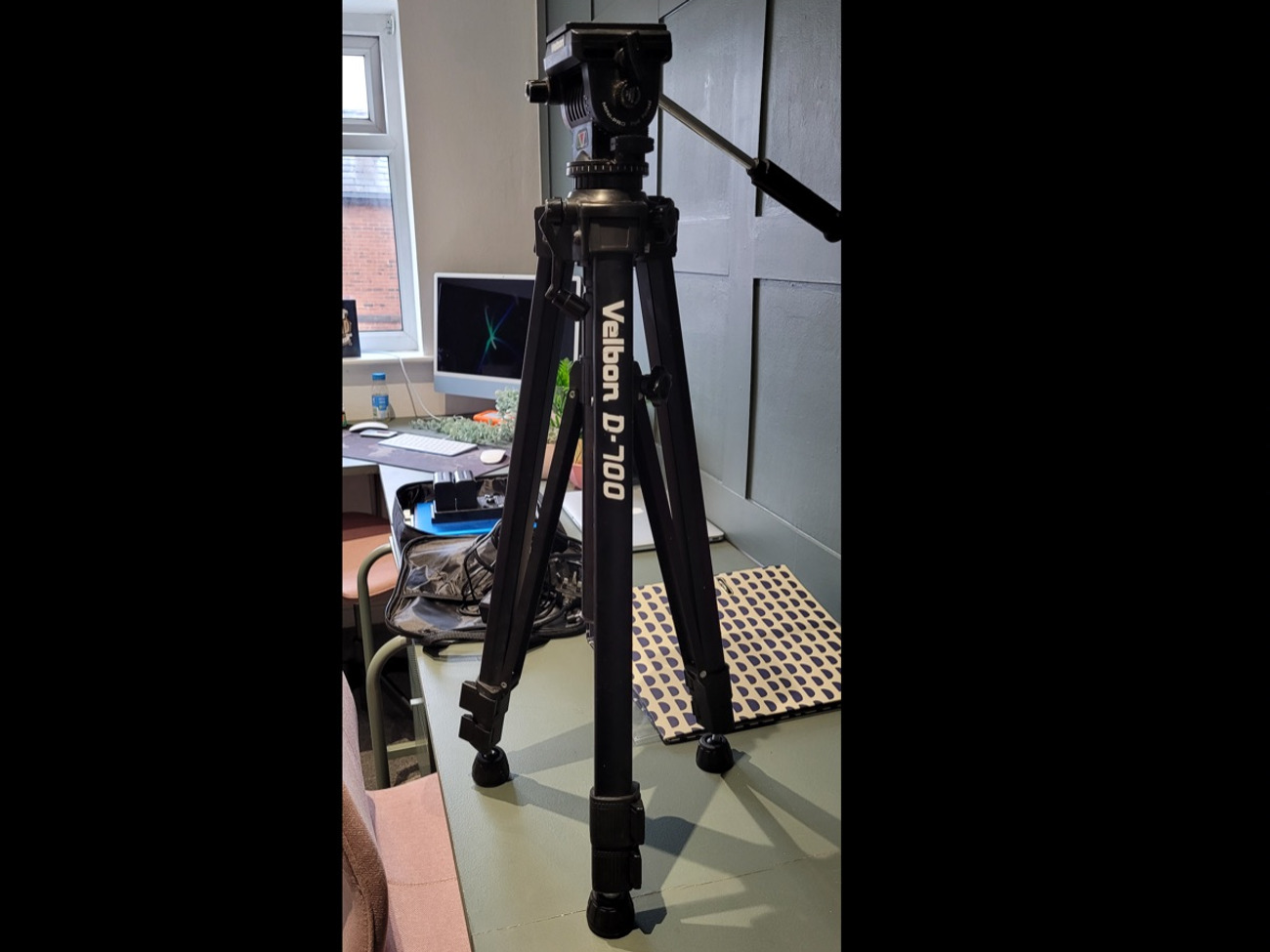 Tripod - velbon d-700