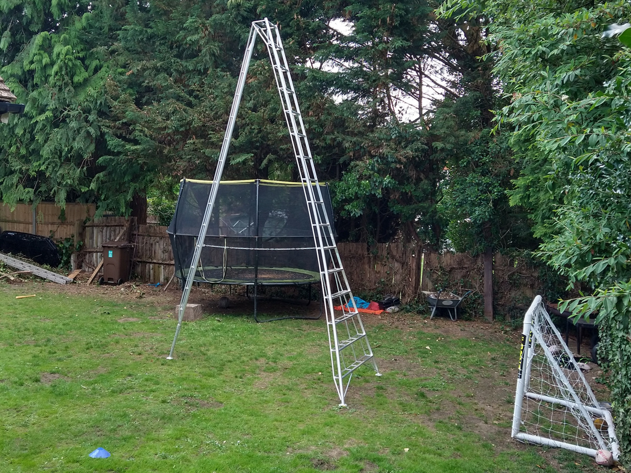 Tripod ladder 4.8m / 16ft 150kg weight limit