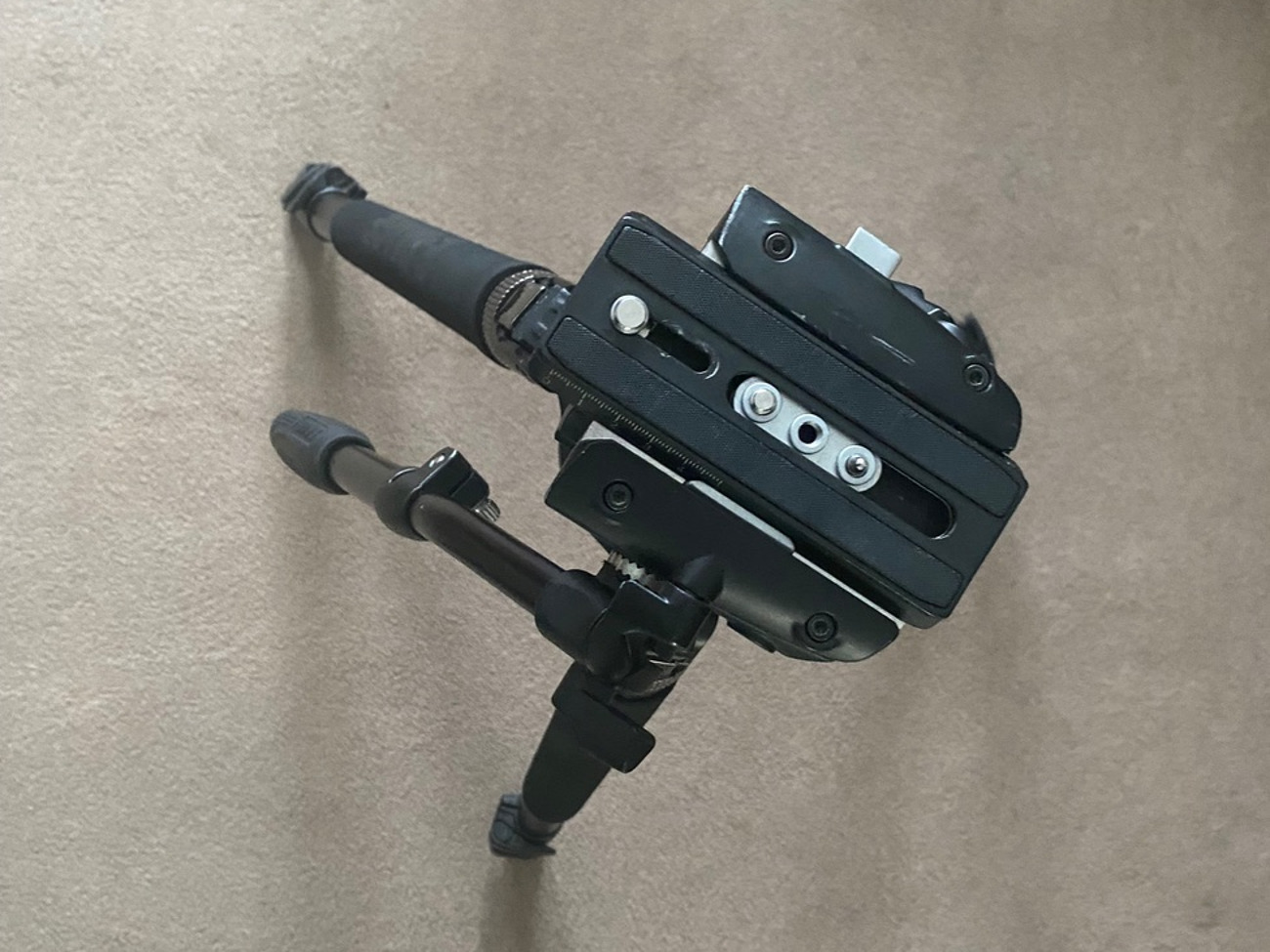 Tripod with fluid head e-image gh06 + 761at legs