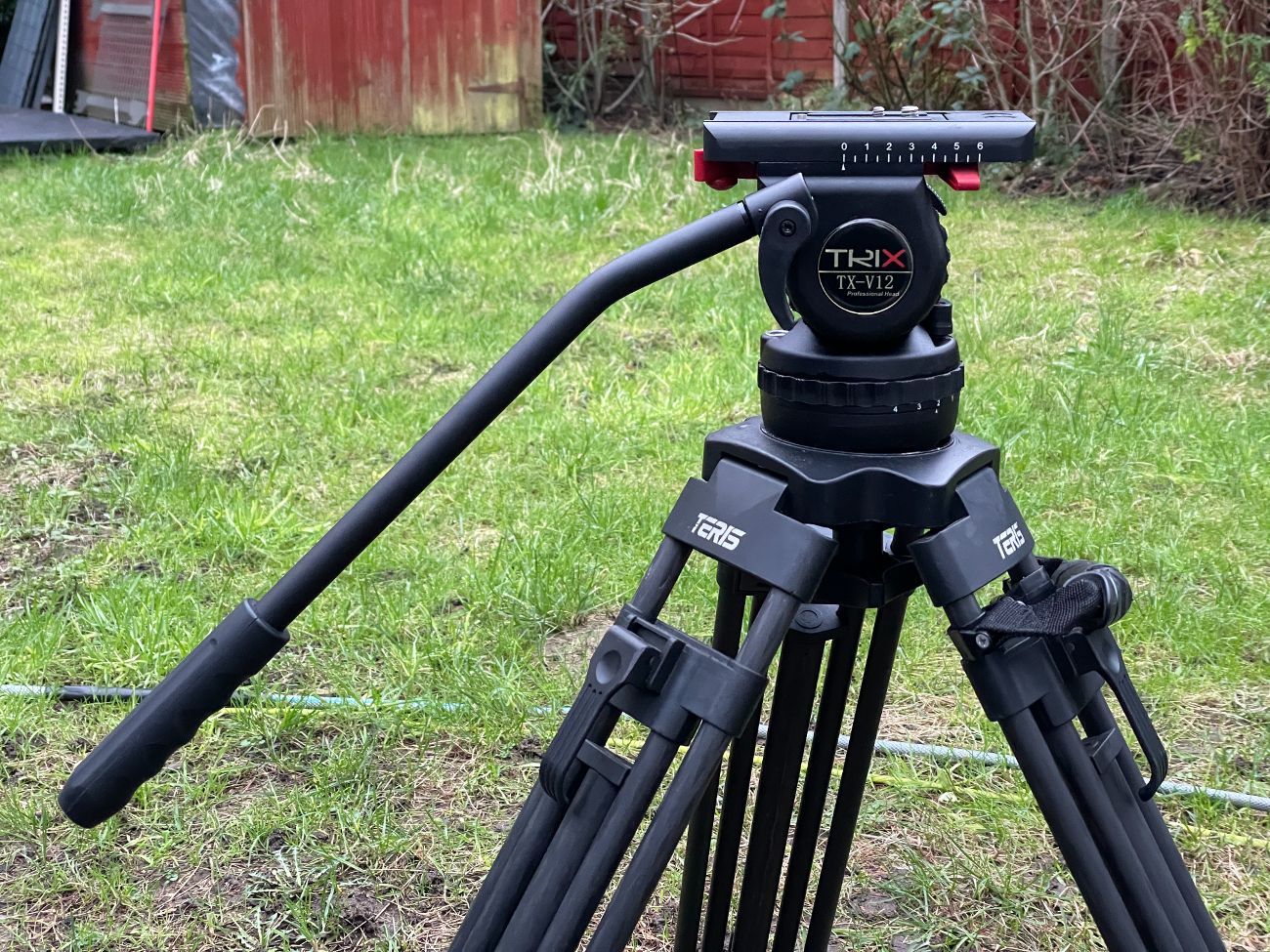 Trix/teris tx-v12 12kg payload tripod (sachtler)- carbon fibre legs