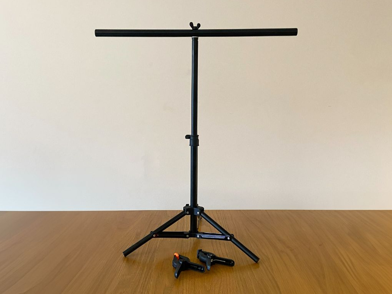 Small t-shape backdrop support stand