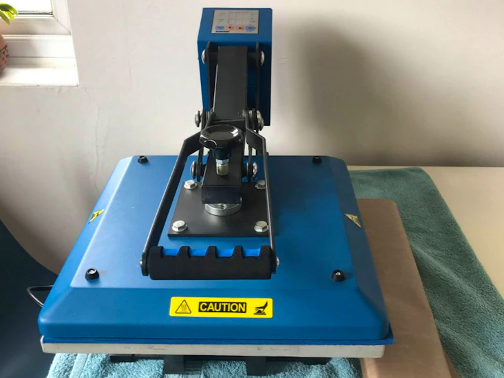 T-shirt heat press
