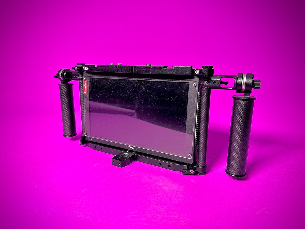 Tvlogic f-10 10inch directors hand held monitor