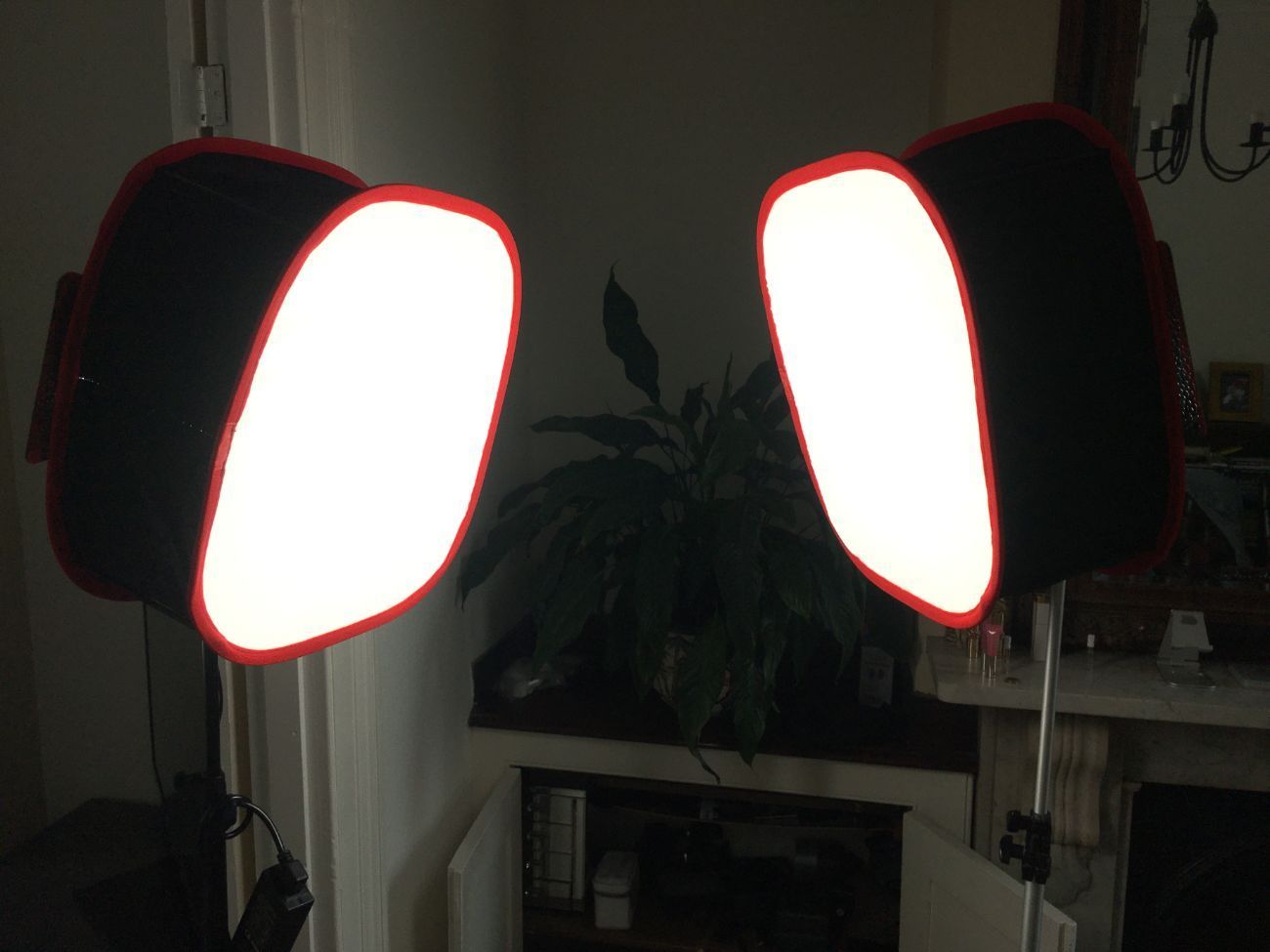 Two yongnuo yn600 5500k led pro video light
