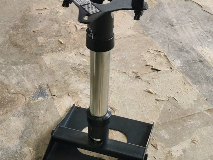 Unicol projector truss plate mounting bracket