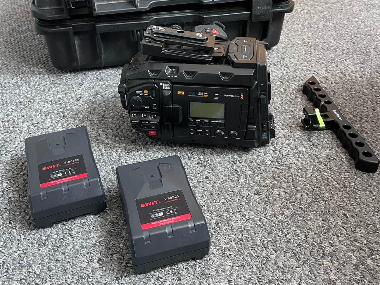 Ursa mini pro g2 ef + samyang cine lenses