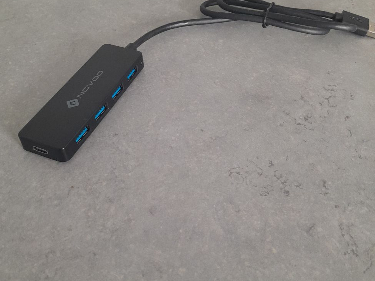 Usb hub & converts to usb-c