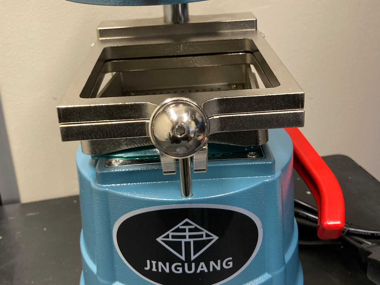 Vacuum dental mold making machine