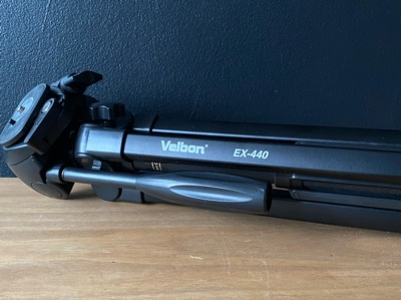 Velbon ex-440 tripod
