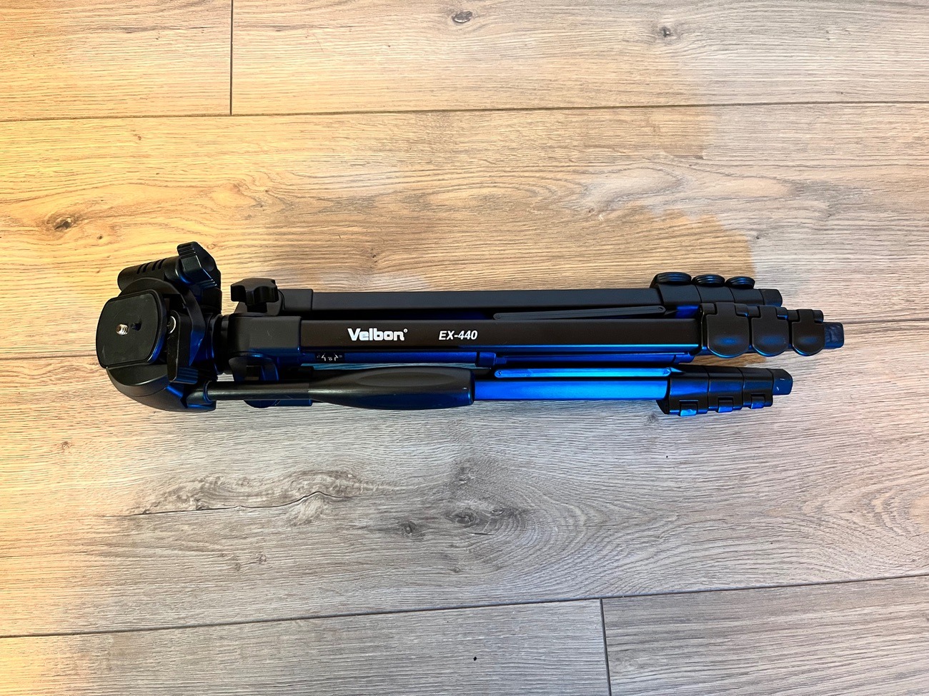 Velbon ex-440 tripod
