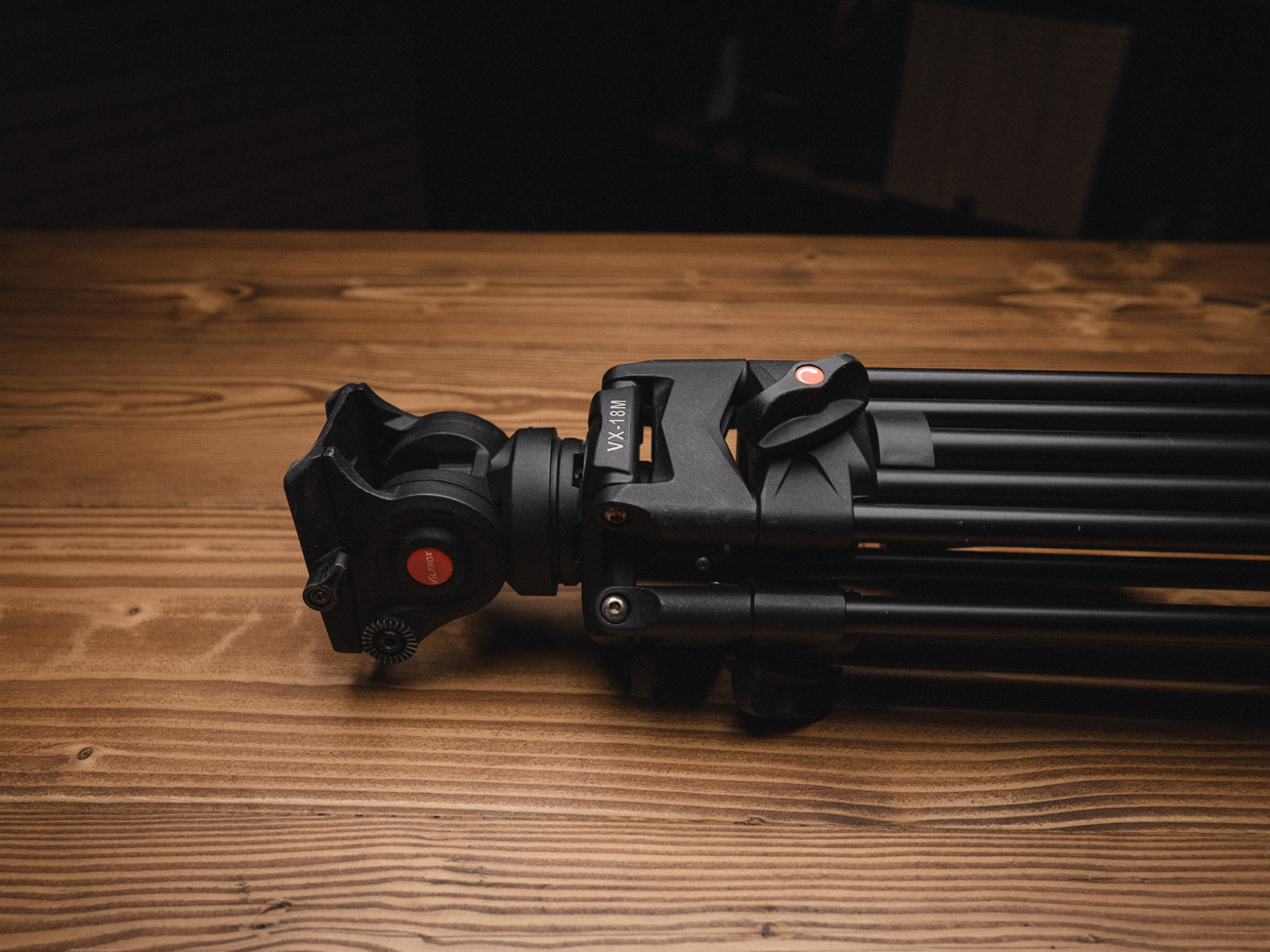 Viltrox vx-18m tripod