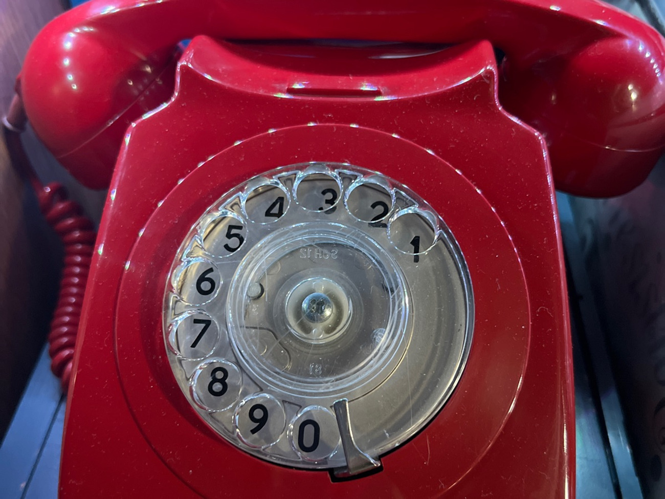 Vintage rotary 1970’s phone (red)