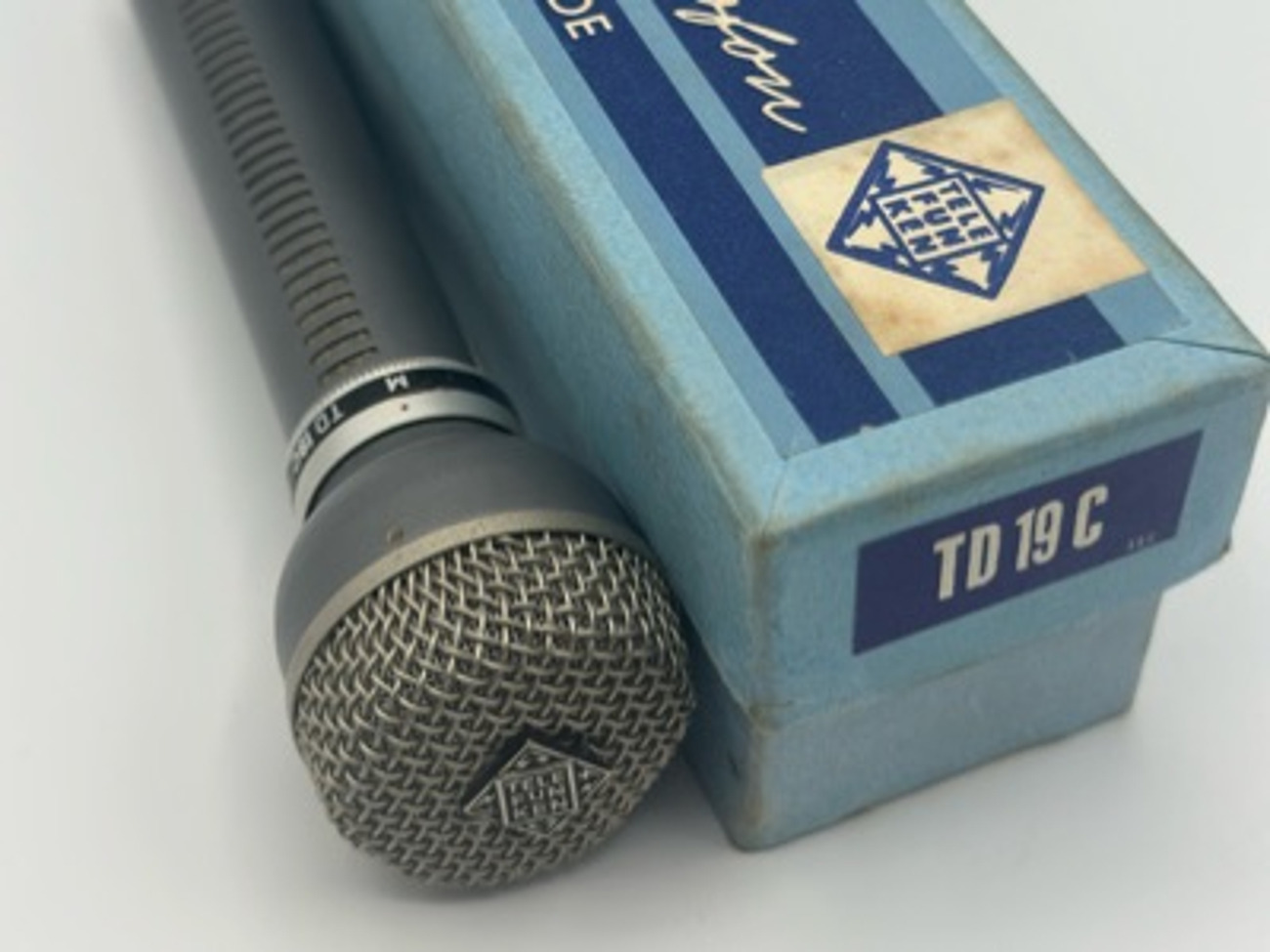 Rent Vintage TELEFUNKEN/ AKG D19 C (Beatles/ Abbey Road) from Josh