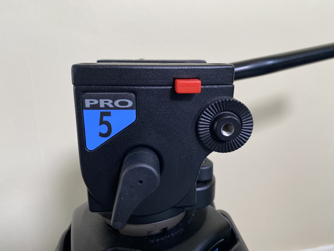 Vinten vision pro 5 camera tripod