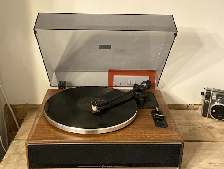 Vinyl record player and bluetooth speaker