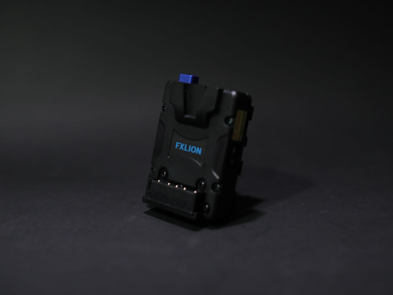 V-lock battery converter to np-f (fxlion)