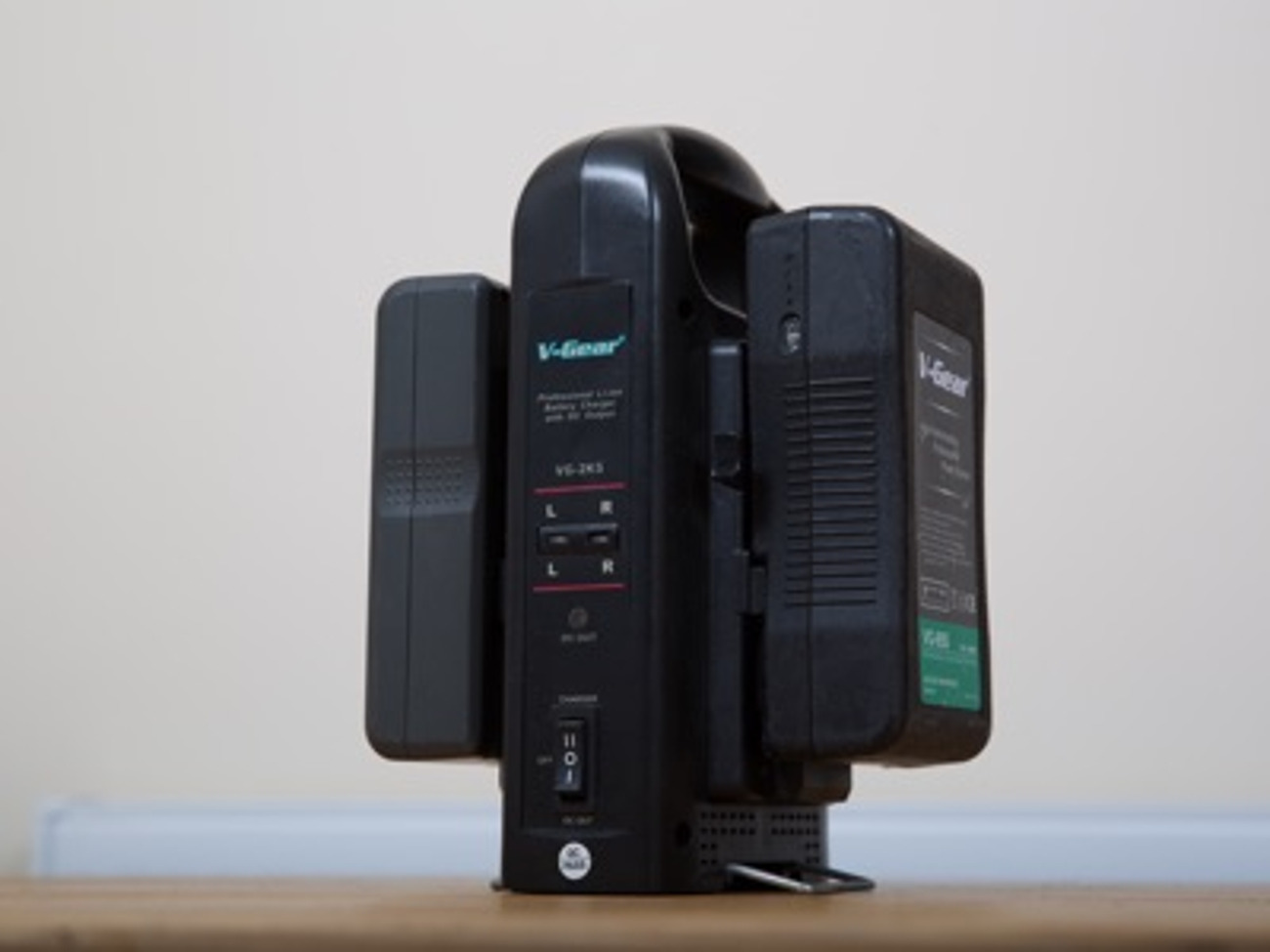 Vlock charger with 2x vlock batteries