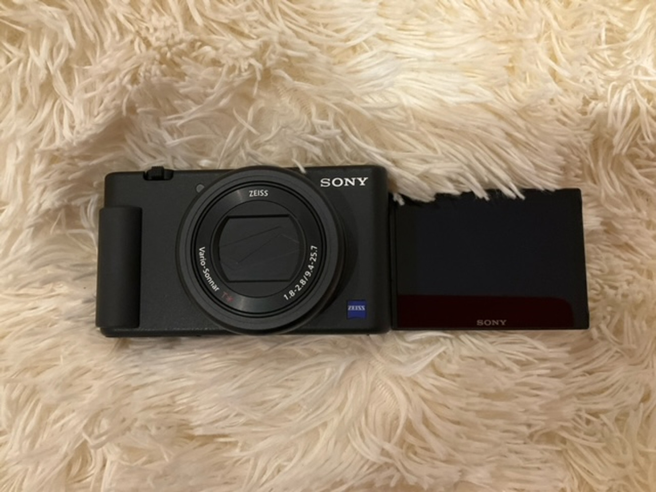 Vlogging sony camera zv-1