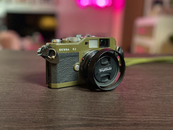 Voigtlander bessa r2 35mm film camera + 40mm lens (leica m)