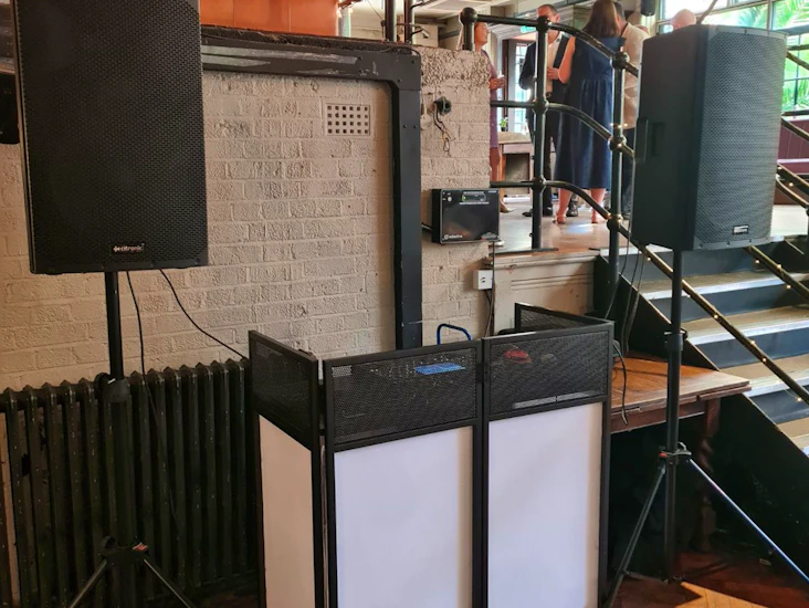 Vonyx db4 foldable dj booth stand with case