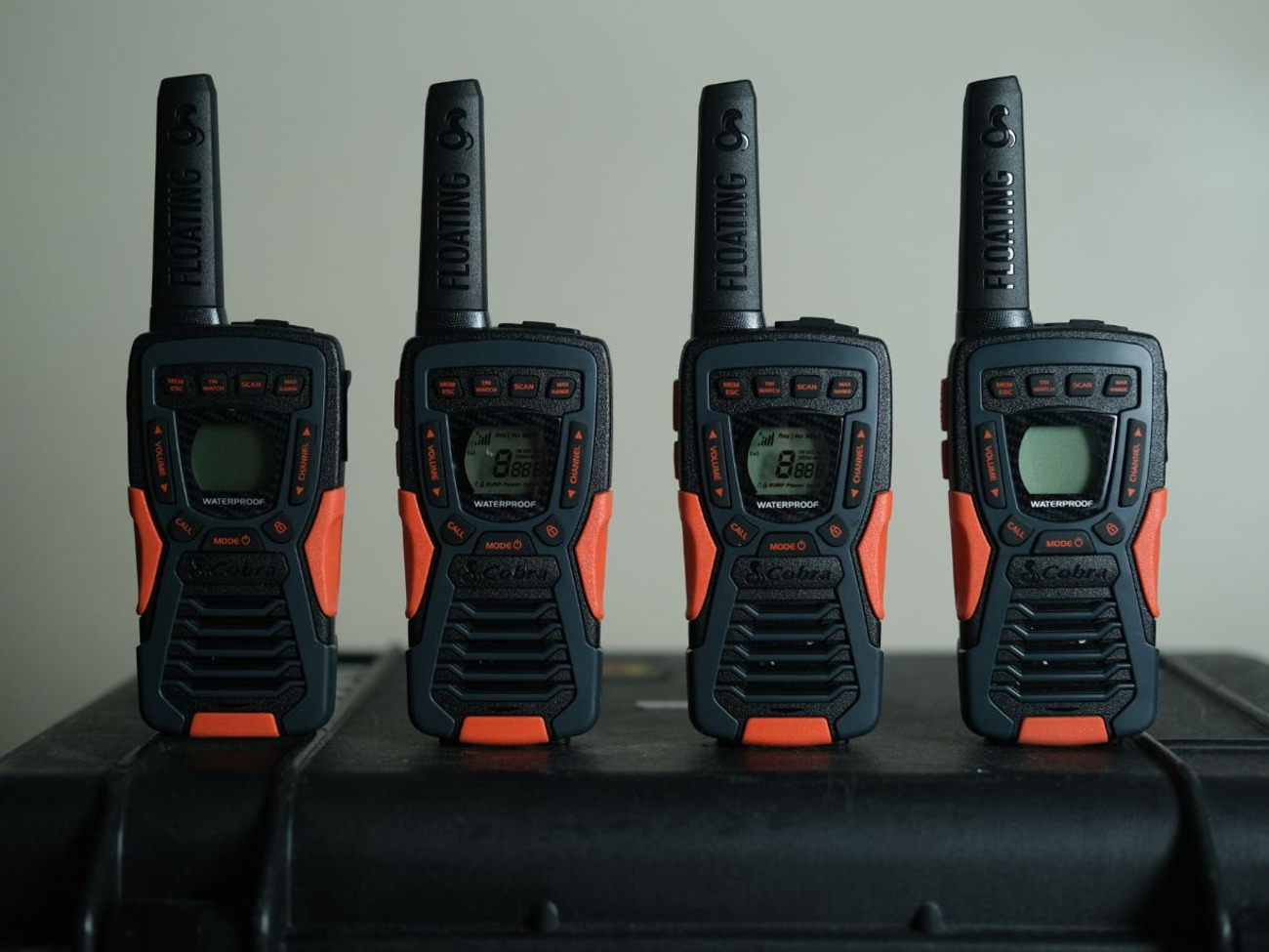 Walkie-talkie(12km,waterproof) x4