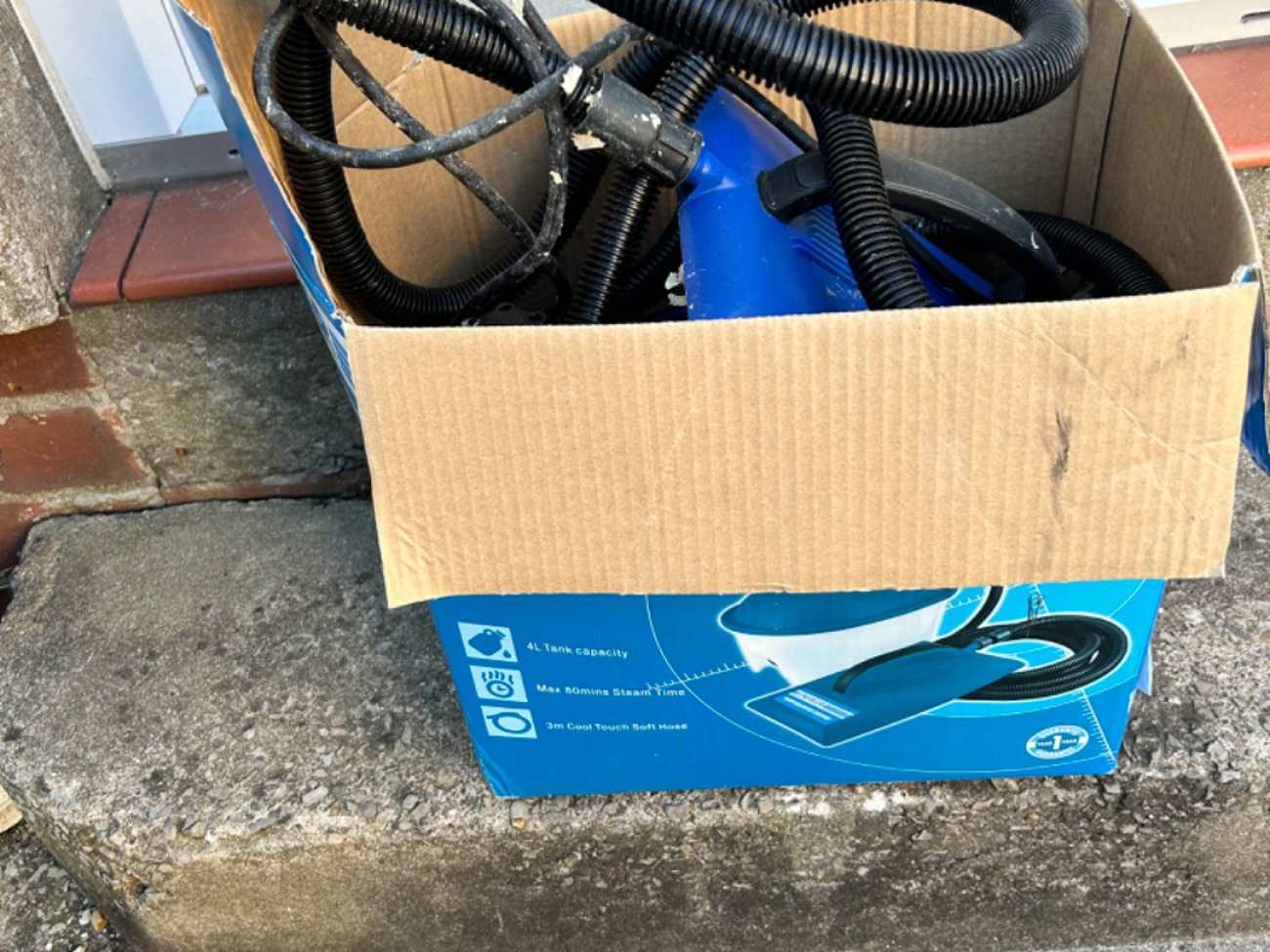 Wallpaper steamer stripper